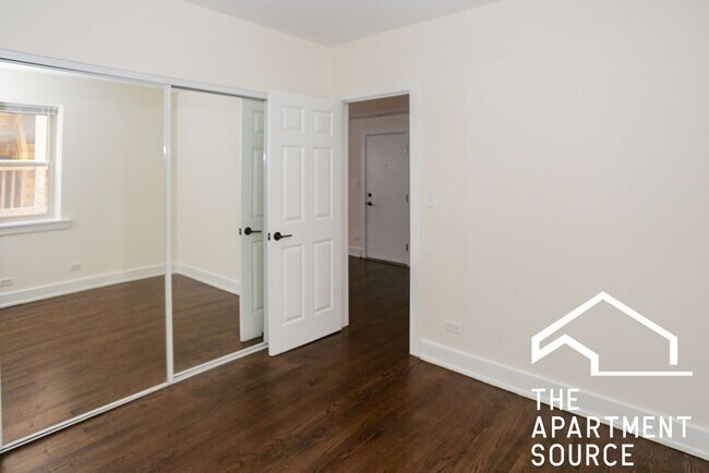 Photo - 5062 N Winchester Ave Unidad 1w