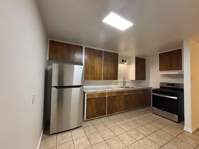 Photo - 1804 W Avenue H