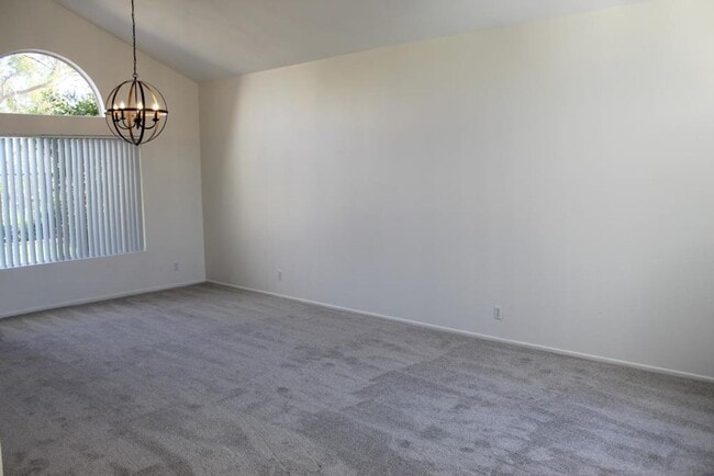 Photo - 4Bed/3Bath with 1 bed and bath downstairs & bonus room~ Avenida Andante