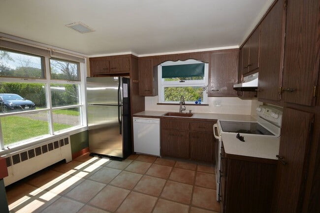 Photo - 99 Bayview Ave