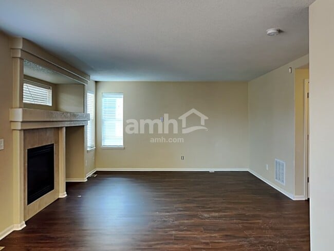 Photo - 15592 Olmsted Pl