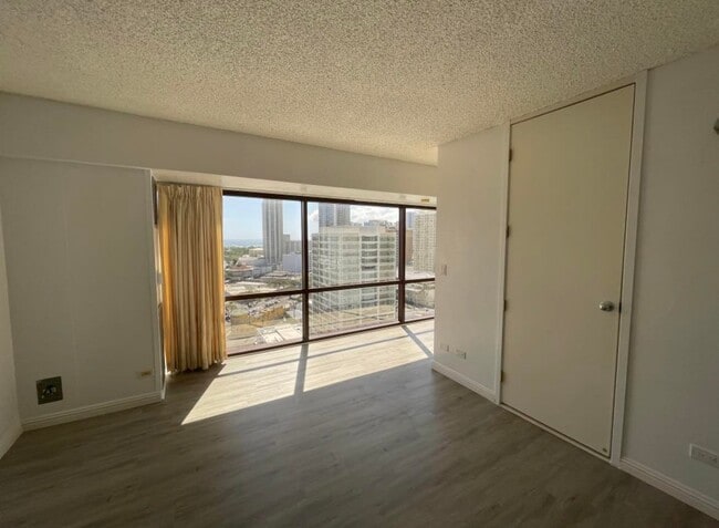 Photo - 1750 Kalakaua Ave