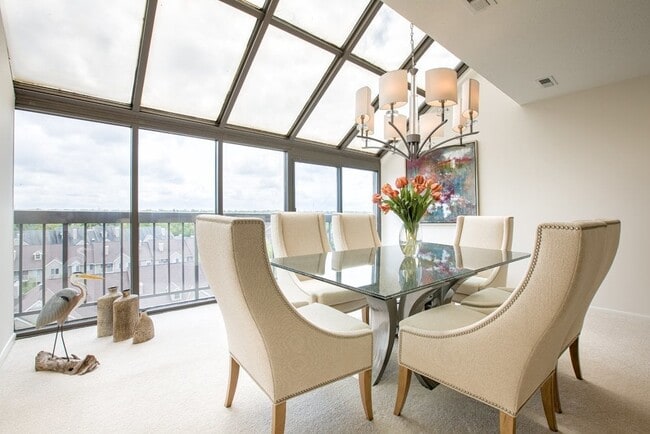 Four Seasons Apartments