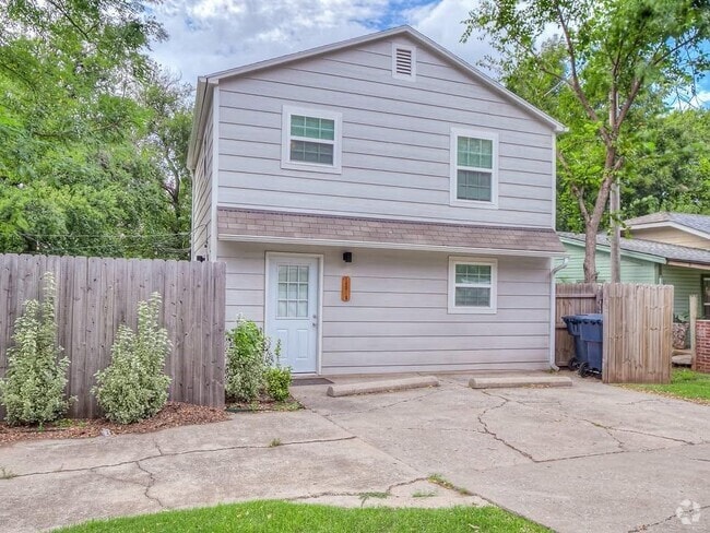 Building Photo - 1129 N Douglas Ave Rental