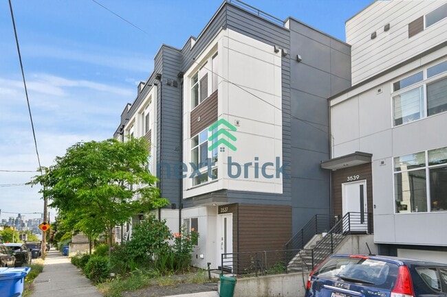 Building Photo - Charming 2-Bed, 2-Bath Townhouse Retreat in Prime Wallingford Location – Spacious 1486 Sq Ft!