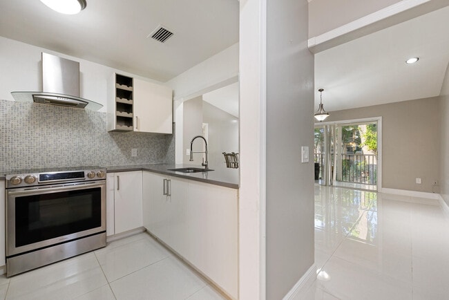 Photo - 811 SE 4th Ave Unit C201