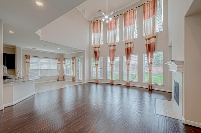 Photo - 25719 Oakwood Knoll Dr