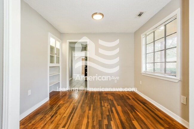 Photo - 400 W 50th St