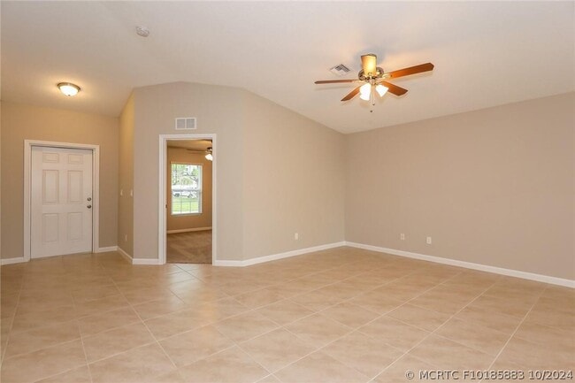 Photo - 4049 SW McIntyre St