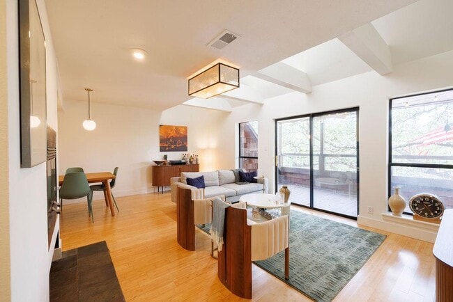 Photo - 7320 Cave Hollow Dr