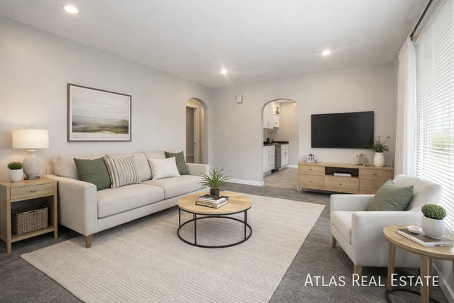 Photo - 3966 Utica St