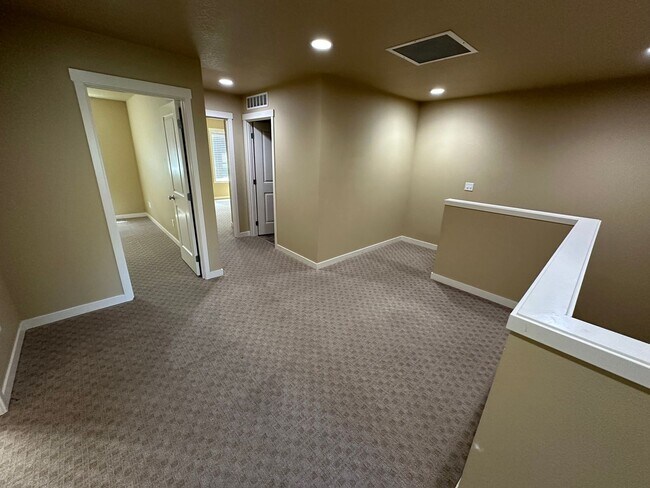 Photo - 3510 Hepburn St NE