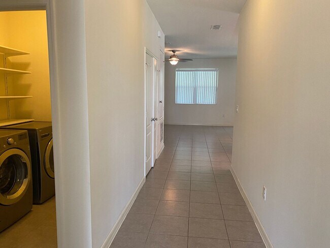 Photo - 4 Bedroom 2 Bath home in Kissimmee for RENT!