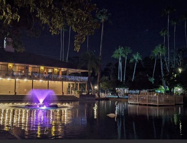 Building Photo - 340 N Civic Dr Unit 409