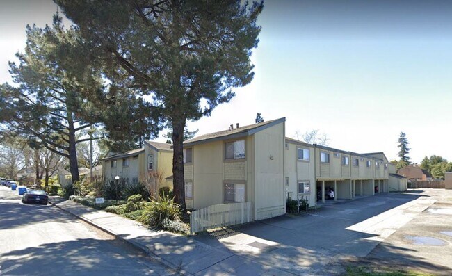 1135 Slater St