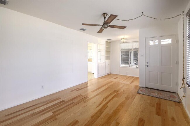 Photo - 1515 Corona Dr