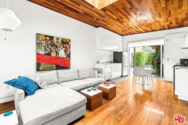 Photo - 522 Rialto Ave