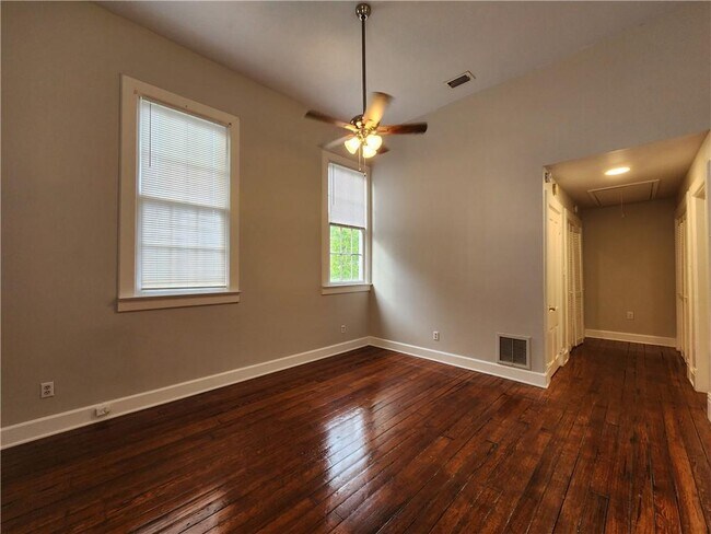 Photo - 110 S Dearborn St