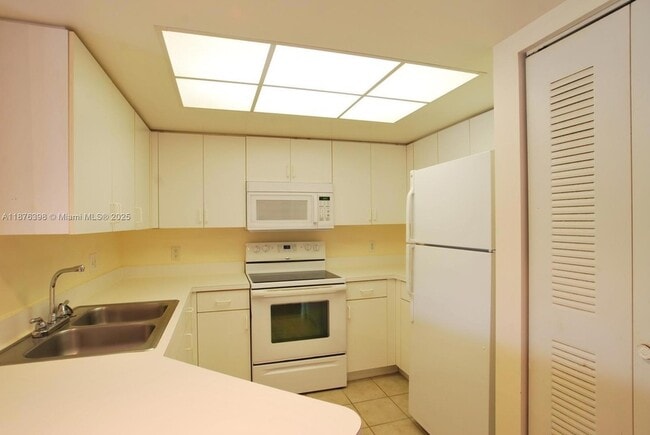 Photo - 4175 N Haverhill Rd Unit 911