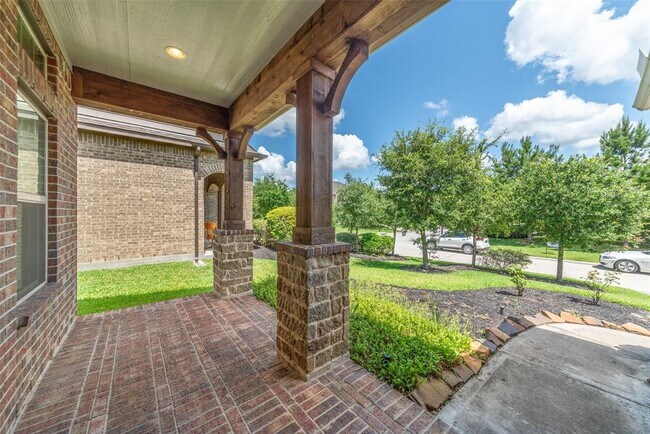 Photo - 15 Butternut Grove Place