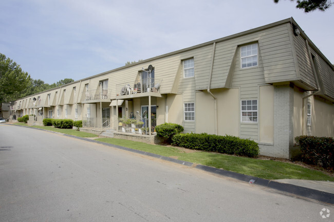 Building Photo - The Heights at Chamblee Rental