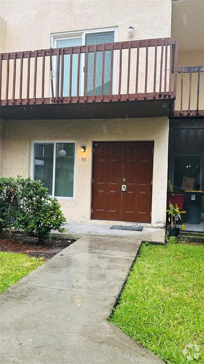 Building Photo - 6605 Winfield Blvd Rental
