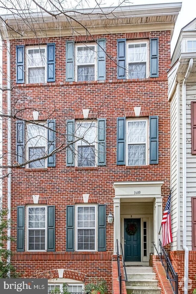Building Photo - 1600B Hunting Creek Dr Rental