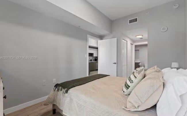 Photo - 321 NE 26th St Unit 811