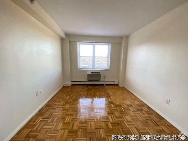 Building Photo - 185 Freeman St Rental