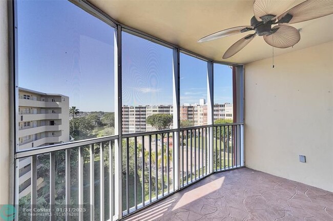 Photo - 1750 NE 191st St Condo Unit 722-3