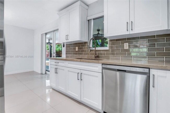 9841 Dominican Dr