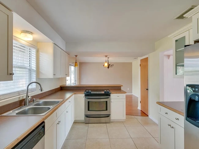 Photo - 1059 La Paloma Dr