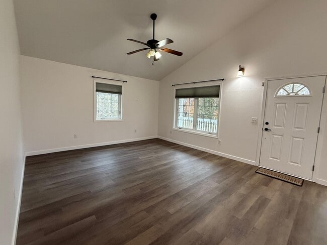Living room - 20510 Wooded Hollow Cir