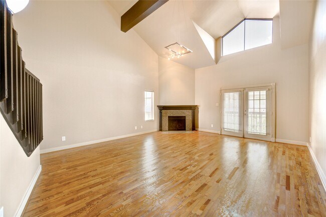 Building Photo - 2023 Gentryside Dr Unit 202 Rental