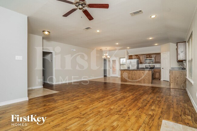 Photo - 615 Hearthstone Dr