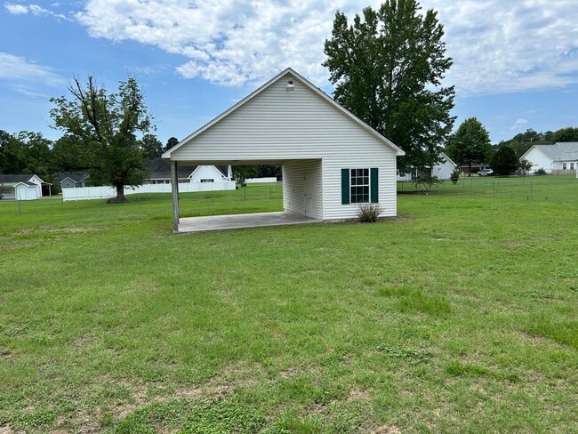 Photo - 3809 Doe Ln