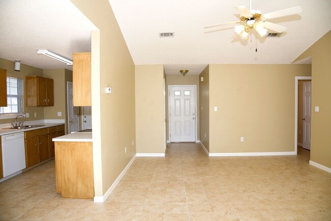 Photo - Charming 3 Bedroom in Niceville!