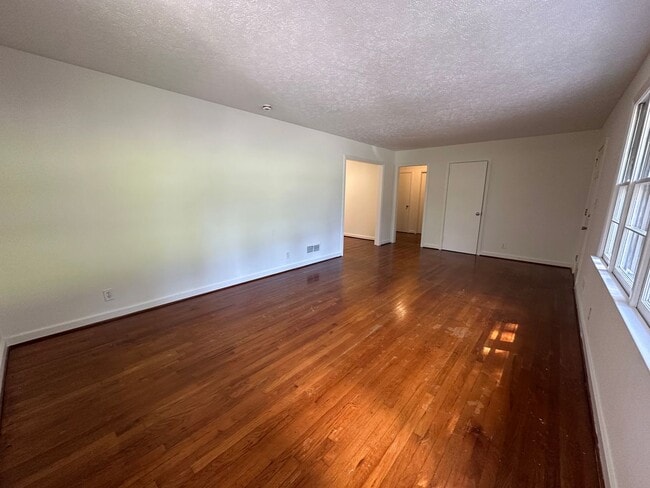 Photo - Rental In Anniston
