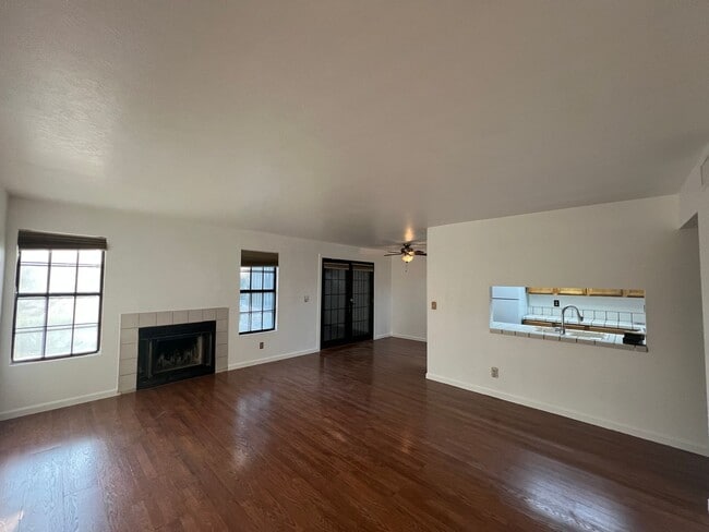 Building Photo - 5070 Jeffreys St Rental