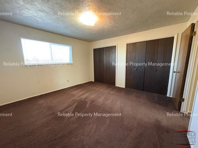 Photo - 394 S Saturn Ave