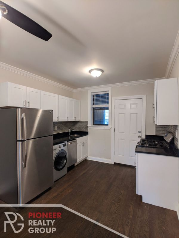 Building Photo - 1056 W Lill Ave Unit 2