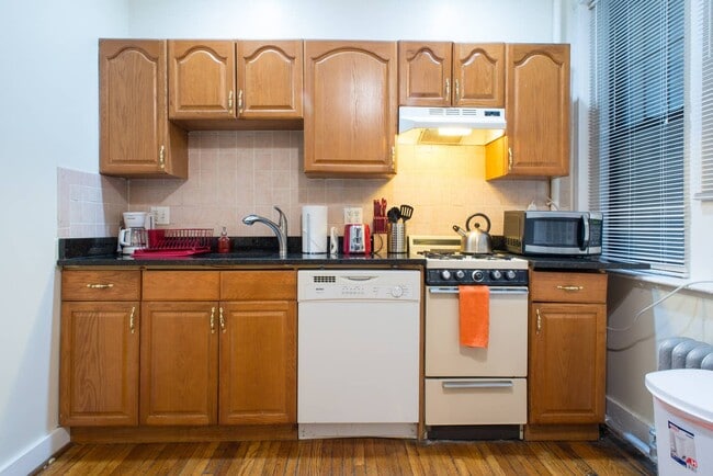 Photo - 70 Queensberry St