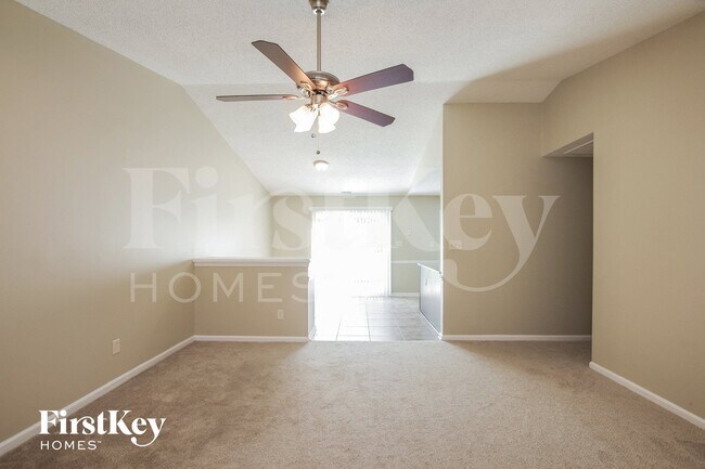 Photo - 3204 Faircroft Way