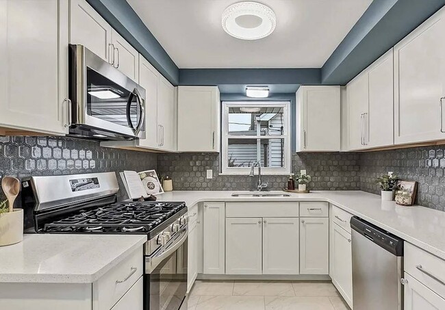 Photo - 3476 Carrmunn Ave