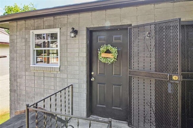 Photo - 239 Sciple Terrace NW