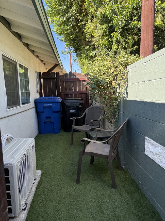 Photo - 6517 Gazette Ave