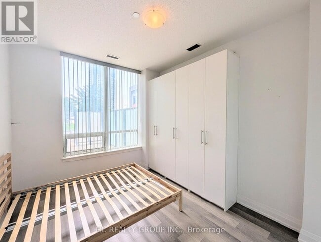 Photo - 7165 Yonge St Unit 111