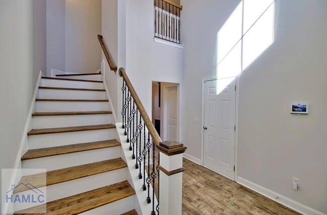 Photo - 326 Fairview Cir