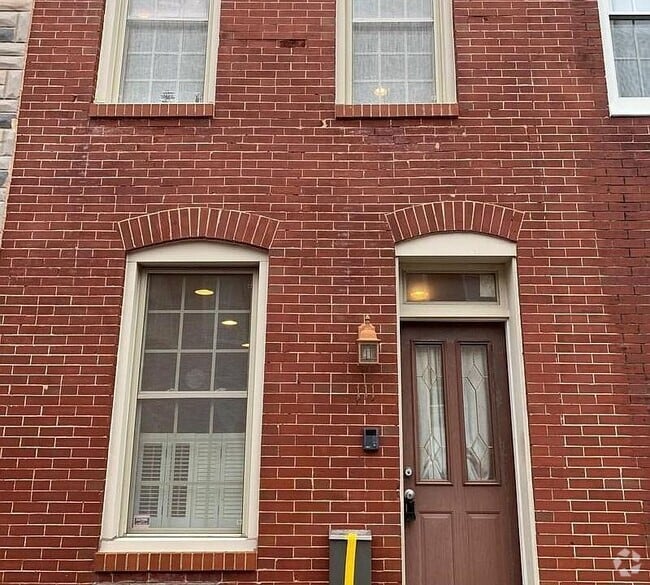 Building Photo - 111 N Rose St Rental