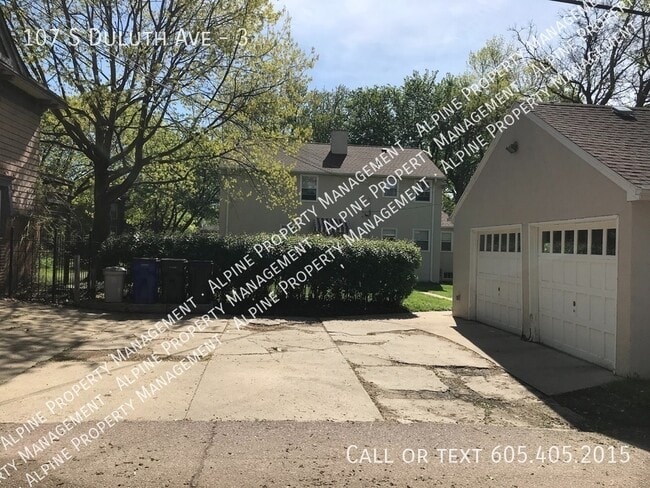 107 S Duluth Ave